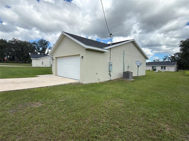 3 MALAUKA COURSE TERRACE, Ocklawaha, FL 32179