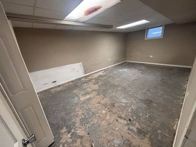 2394 W 61st Place, Merrillville, IN 46410