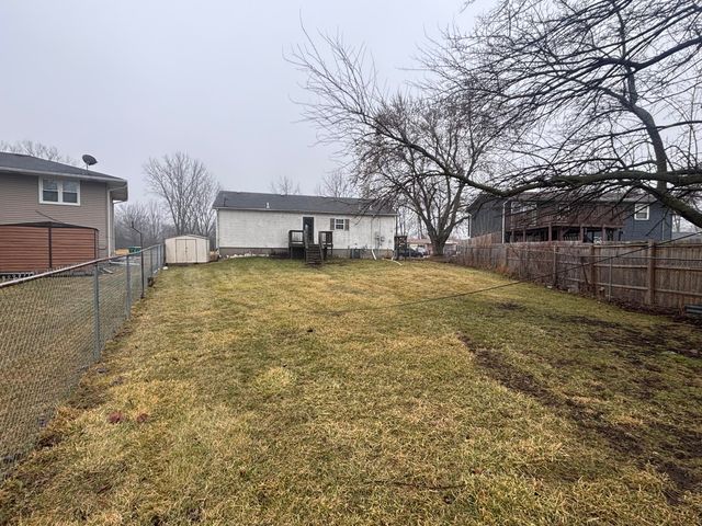 2394 W 61st Place, Merrillville, IN 46410