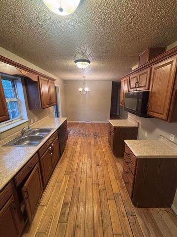 2394 W 61st Place, Merrillville, IN 46410