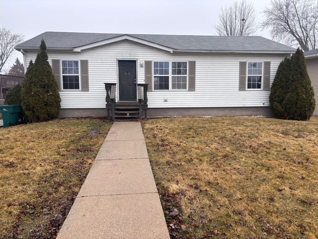 2394 W 61st Place, Merrillville, IN 46410