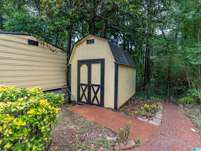 1633 BROOKFIELD LANE, Birmingham, AL 35214