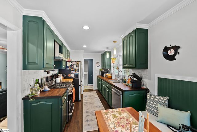 34 Nottingham Road, Greenville, SC 29607