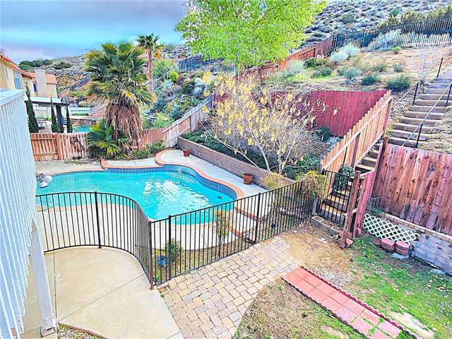 39221 Beacon Lane, Palmdale, CA 93551