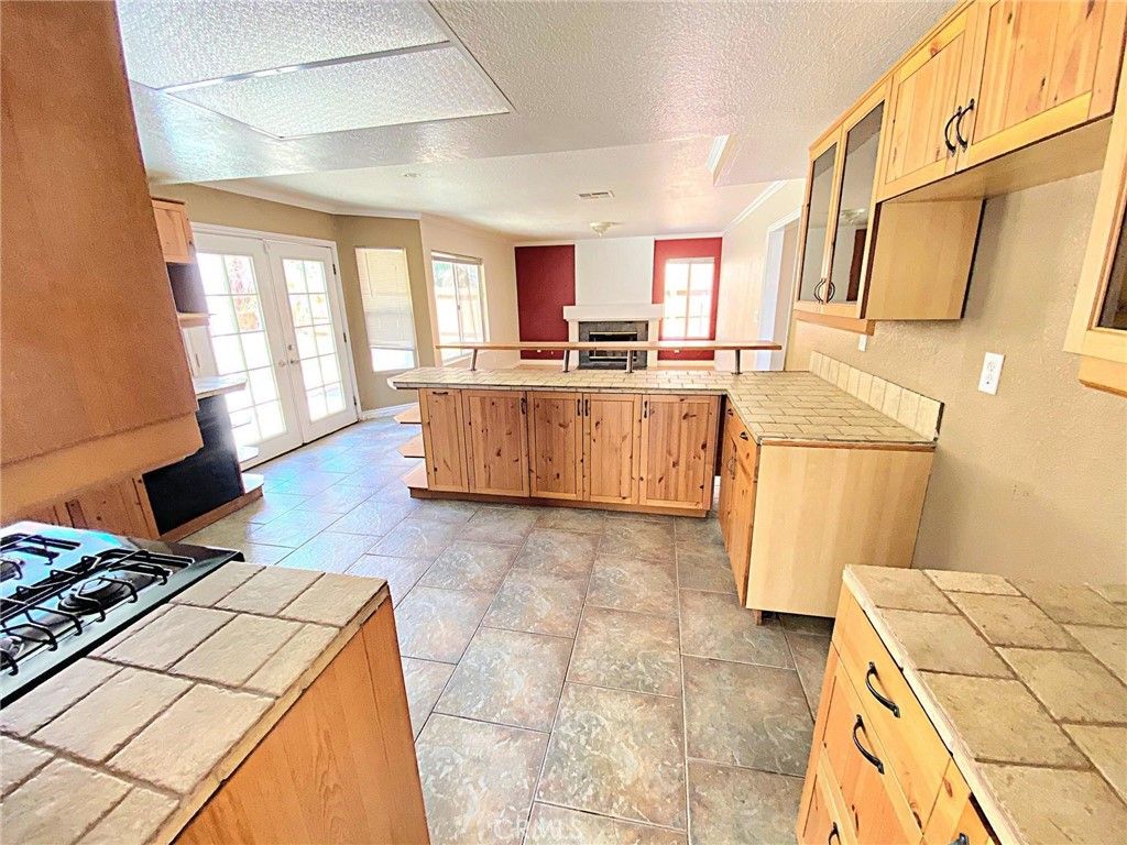 Image 12 of property listing at 39221 Beacon Lane, Palmdale, CA 93551