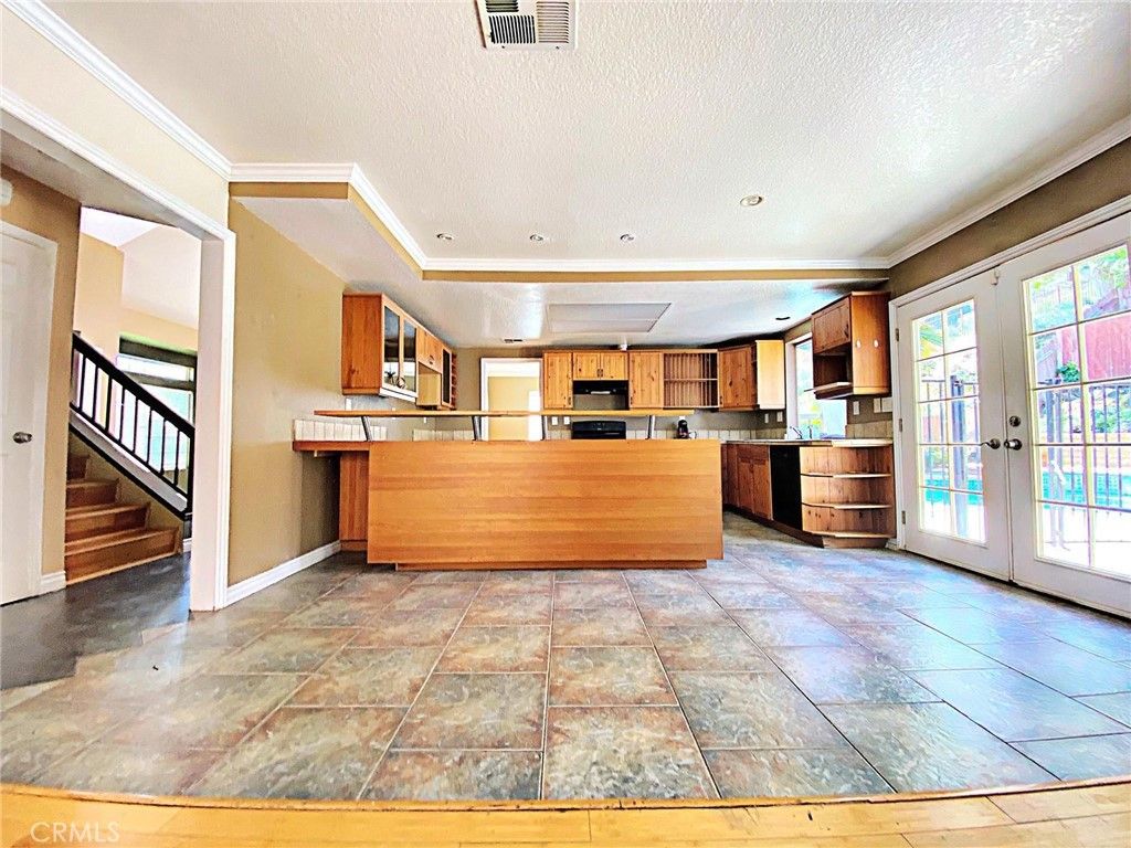 Image 16 of property listing at 39221 Beacon Lane, Palmdale, CA 93551