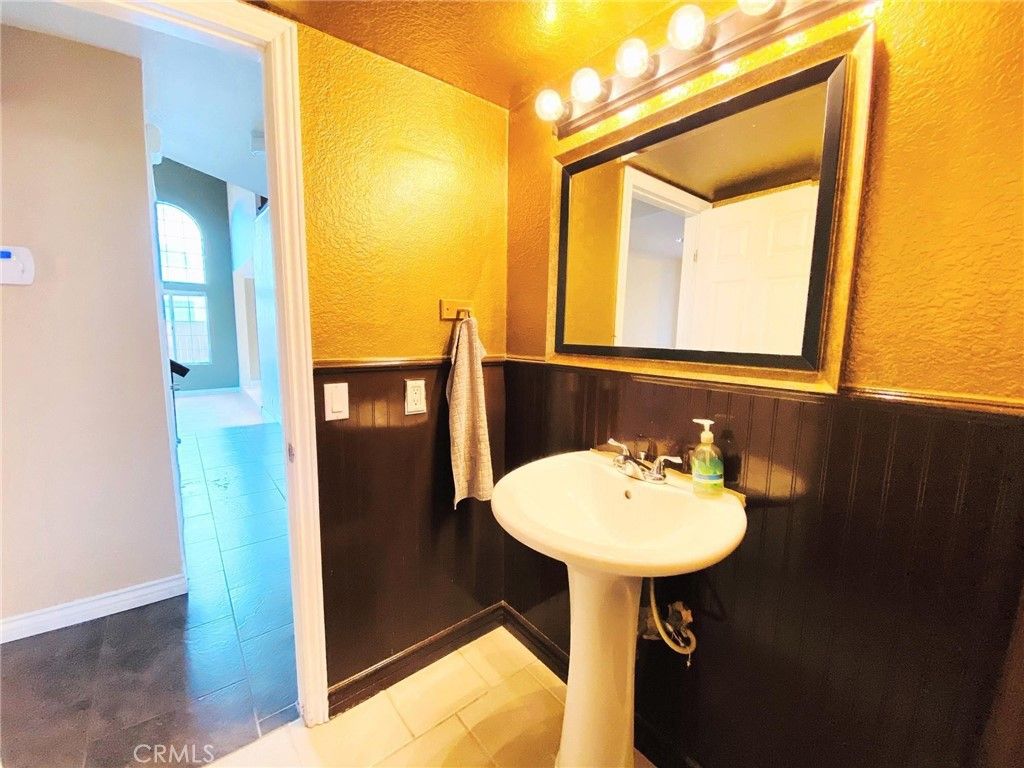 Image 17 of property listing at 39221 Beacon Lane, Palmdale, CA 93551