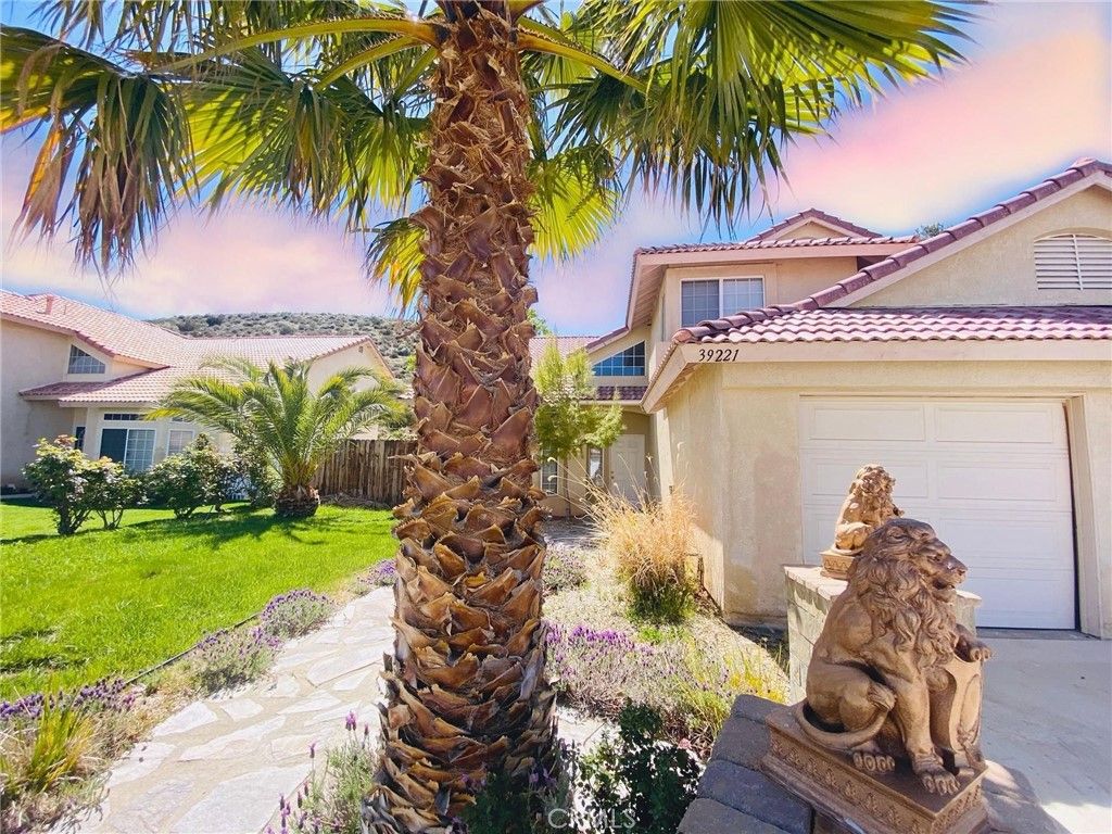 Image 3 of property listing at 39221 Beacon Lane, Palmdale, CA 93551