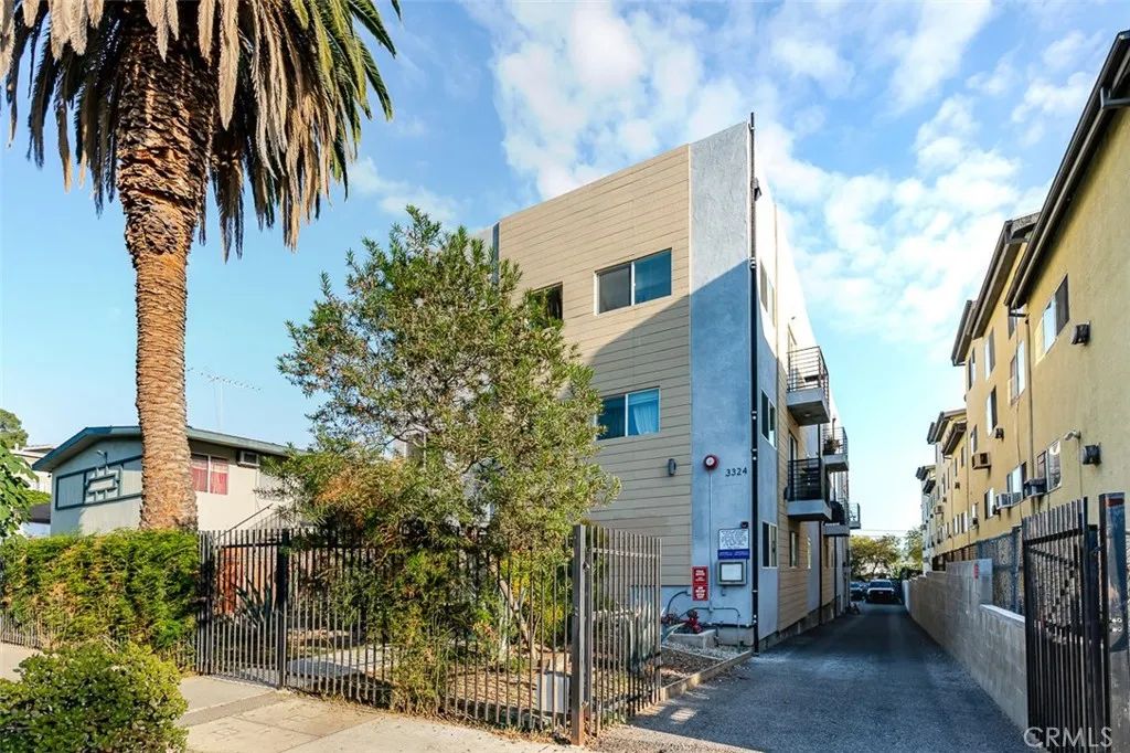 3324 Chapman, Los Angeles, CA 90065