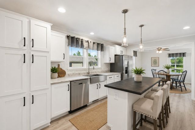 69 Diamondback Drive, Rochester, NH 03868