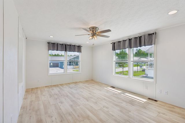 69 Diamondback Drive, Rochester, NH 03868