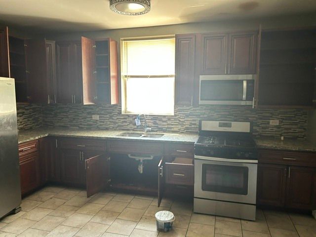 7648 S Luella Avenue, Chicago, IL 60649