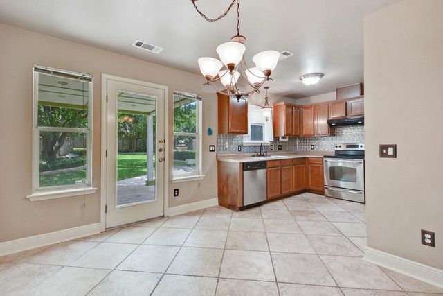 2206 Larston LN, Cedar Park, TX 78613