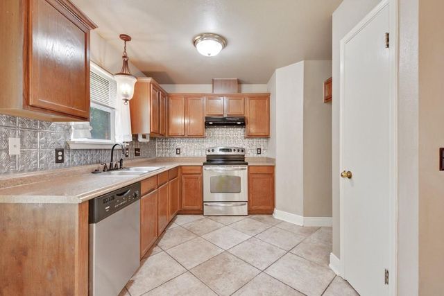 2206 Larston LN, Cedar Park, TX 78613