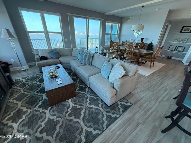2801 S Ridgewood Ave Unit 409, South Daytona, FL 32119