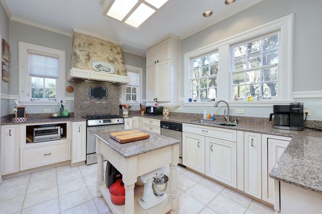 1007 4th Avenue, West Point, GA 31833