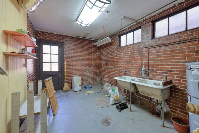 1007 4th Avenue, West Point, GA 31833