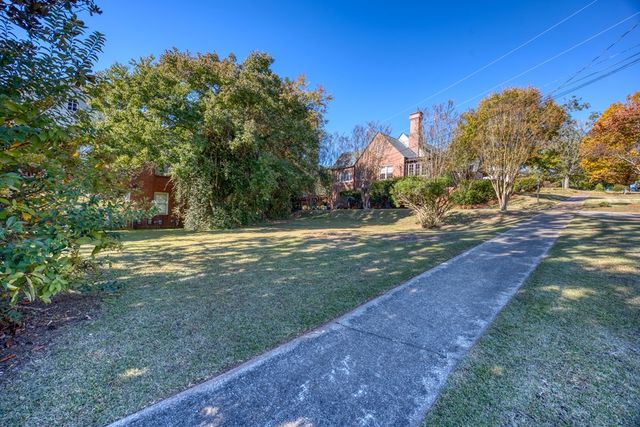 1007 4th Avenue, West Point, GA 31833