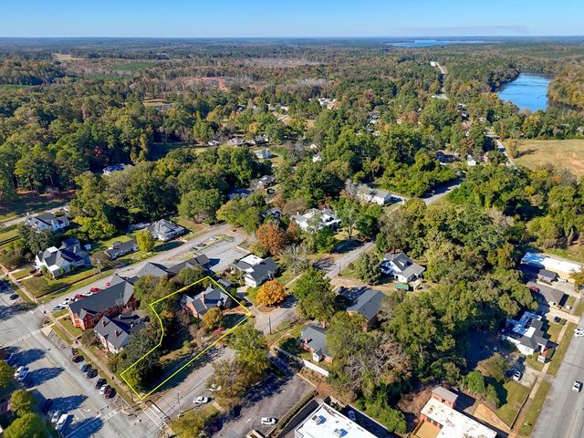 1007 4th Avenue, West Point, GA 31833