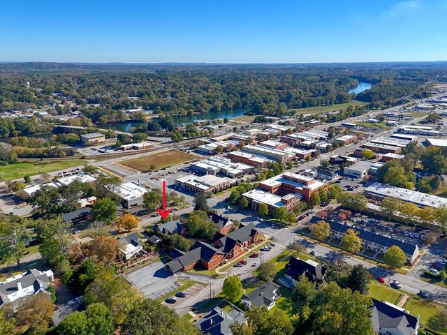 1007 4th Avenue, West Point, GA 31833