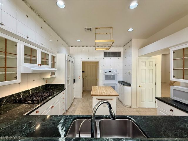 8729 Carlitas Joy Court, Las Vegas, NV 89117
