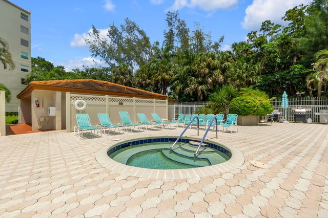 3940 INVERRARY Boulevard 803-A, Lauderhill, FL 33319
