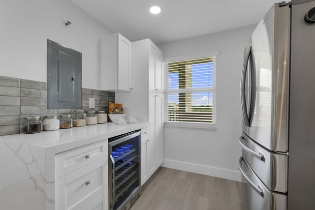 3940 INVERRARY Boulevard 803-A, Lauderhill, FL 33319