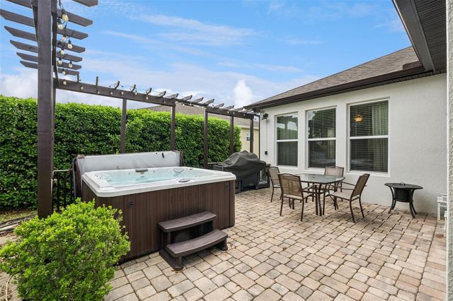 1055 ROCK CREEK STREET, Apopka, FL 32712