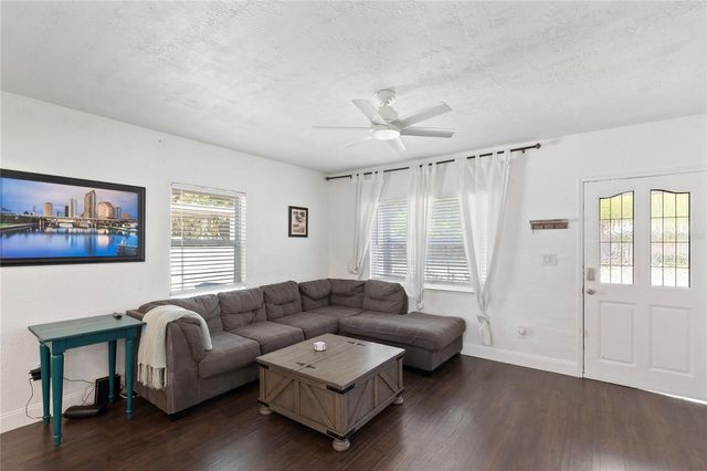 3932 W BAY COURT AVENUE, Tampa, FL 33611