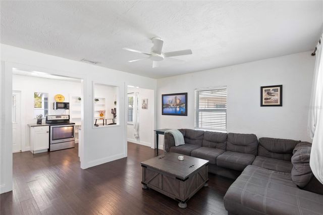 3932 W BAY COURT AVENUE, Tampa, FL 33611