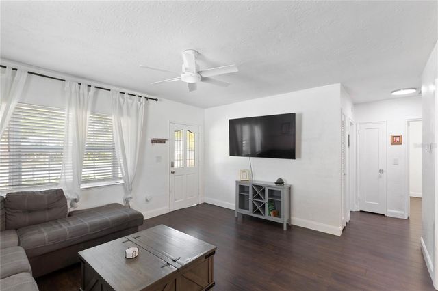 3932 W BAY COURT AVENUE, Tampa, FL 33611