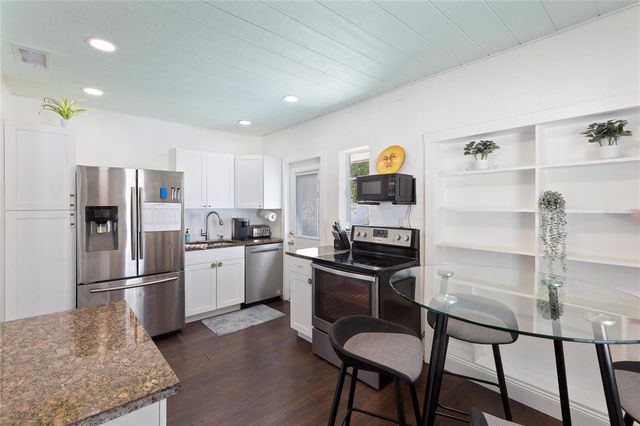 3932 W BAY COURT AVENUE, Tampa, FL 33611