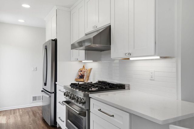 3009 W 100th Street, Bloomington, MN 55431