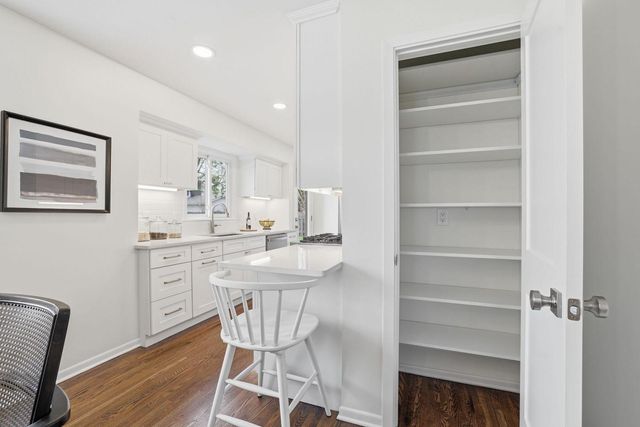 3009 W 100th Street, Bloomington, MN 55431