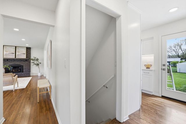 3009 W 100th Street, Bloomington, MN 55431