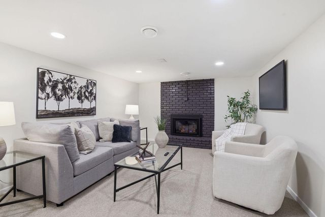 3009 W 100th Street, Bloomington, MN 55431