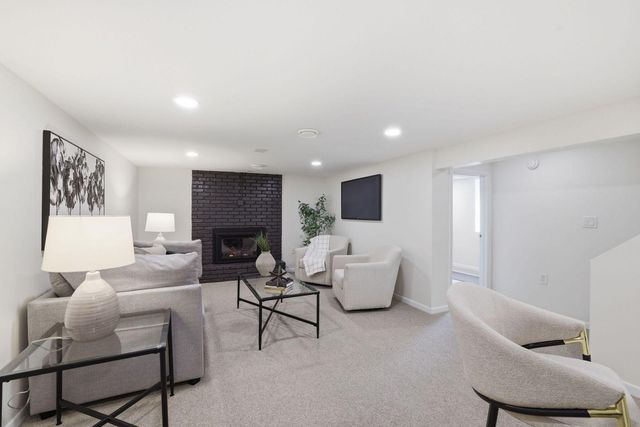 3009 W 100th Street, Bloomington, MN 55431