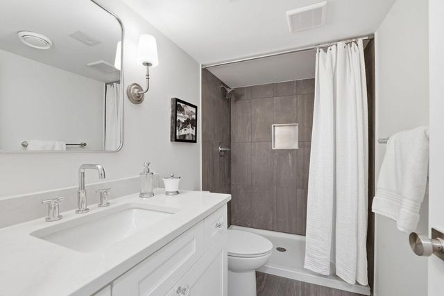 3009 W 100th Street, Bloomington, MN 55431