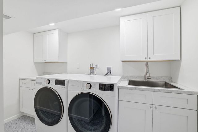 3009 W 100th Street, Bloomington, MN 55431