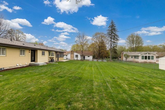 3009 W 100th Street, Bloomington, MN 55431