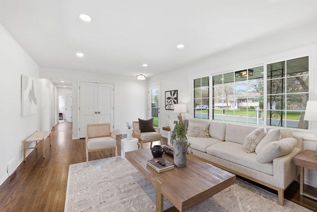 3009 W 100th Street, Bloomington, MN 55431