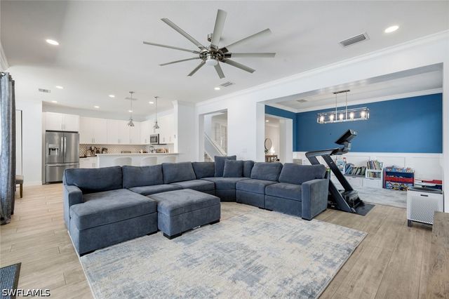 4500 Aurora ST, Naples, FL 34119