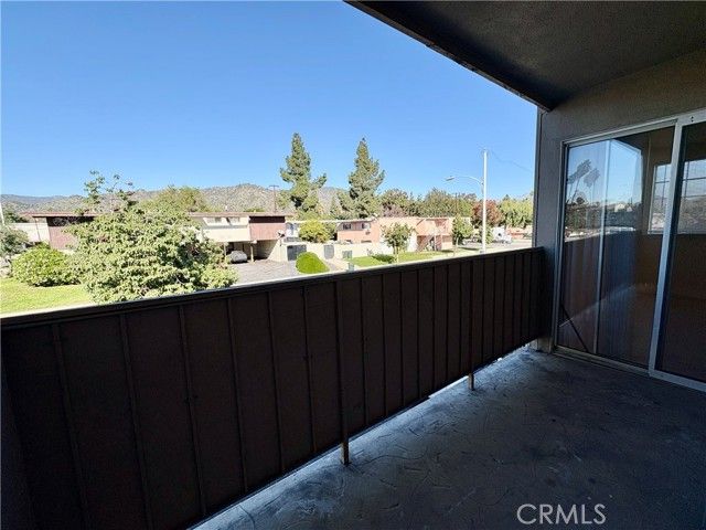 660 E 6th Street C, Azusa, CA 91702