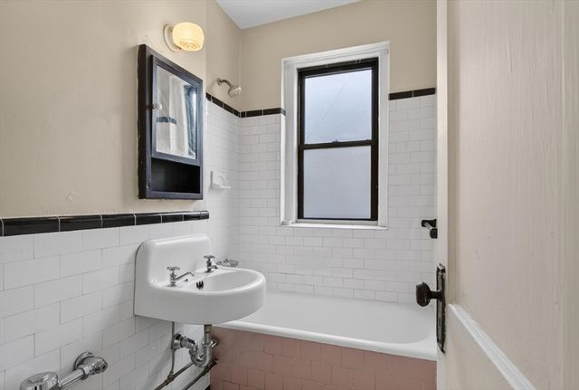 66 Queensberry Street 319, Boston, MA 02215