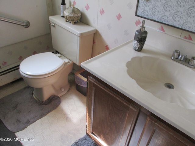 407 Western Boulevard, Bayville, NJ 08721