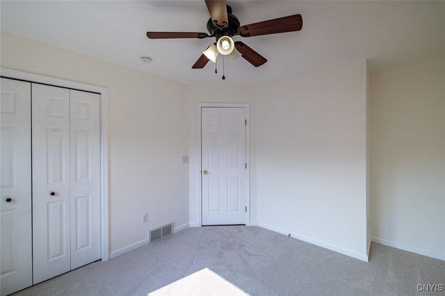 4316 Lazybrook Cir, Clay, NY 13088