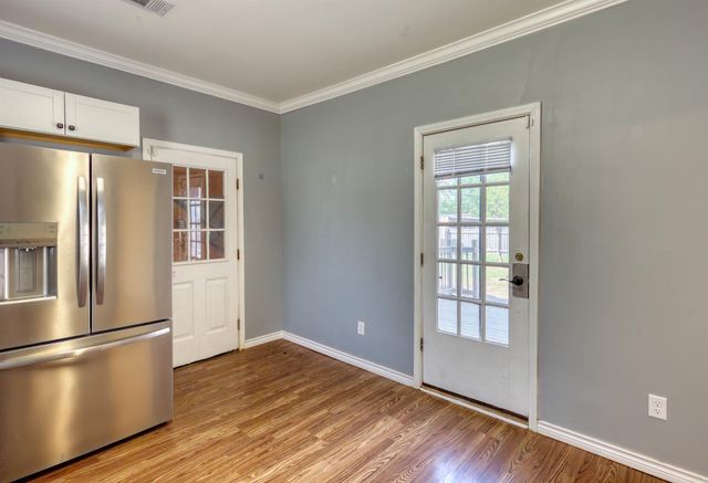 220 College St, Lonoke, AR 72086