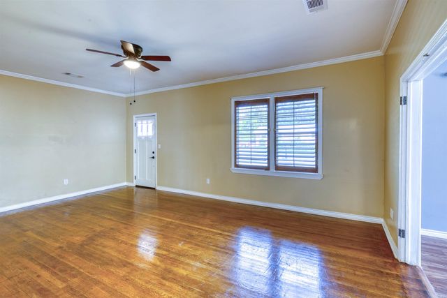 220 College St, Lonoke, AR 72086