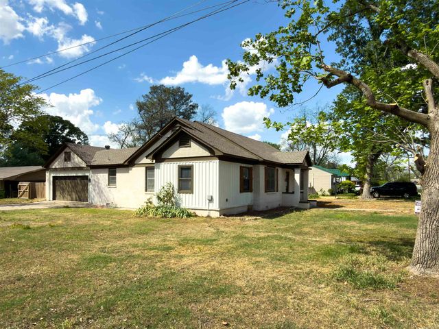 220 College St, Lonoke, AR 72086