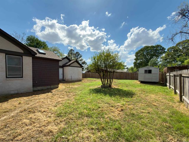 220 College St, Lonoke, AR 72086